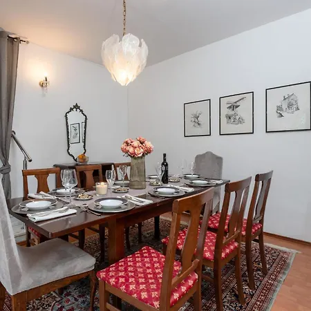 Appartement 4 Bedroom In *