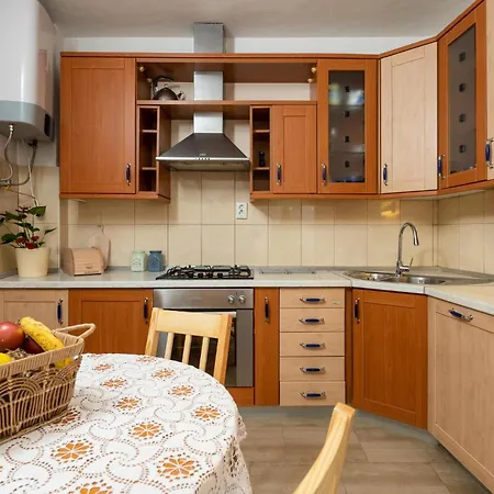 4 Bedroom In Appartement