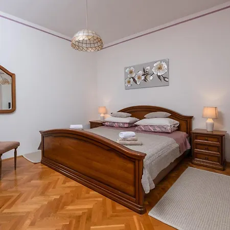 4 Bedroom In