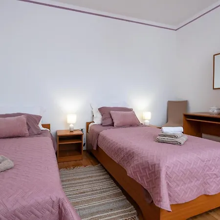 4 Bedroom In Apartment
